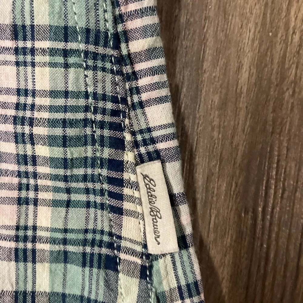 Eddie Bauer Women’s XS Button Down Shirt - Picture 4 of 5